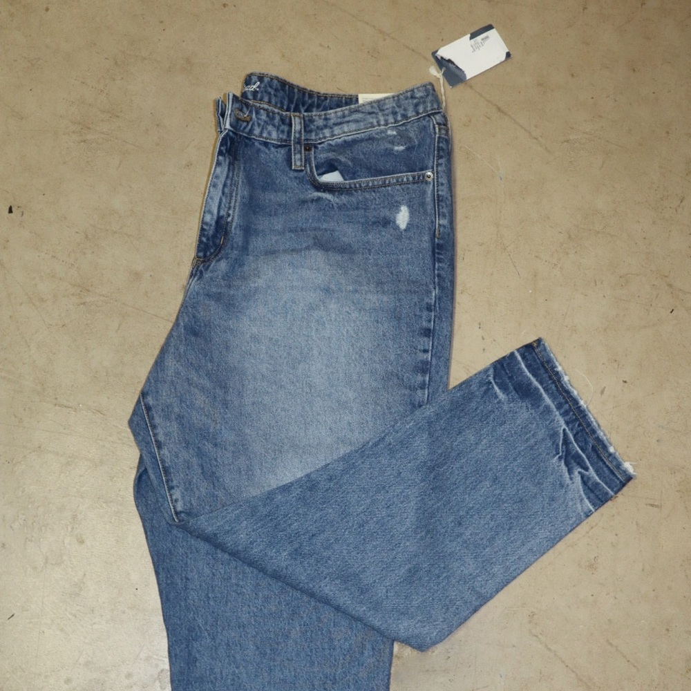 Universal Thread High Rise Straight Jeans